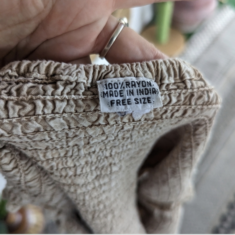 Vintage Hippie Crop Top Smocked Neutral Free Size Tee Beach Coastal Cowgirl - Picture 14 of 14